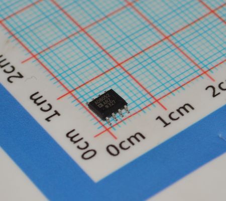 ADM3491ARZ 3.3V RS-485/RS-422 ट्रांससीवर ±15kV ESD संरक्षण 16Mbps डेटा दर 1/8 यूनिट लोड (256 नोड्स) कम शक्ति 300μA और पूर्ण-डुप्लेक्स ऑपरेशन