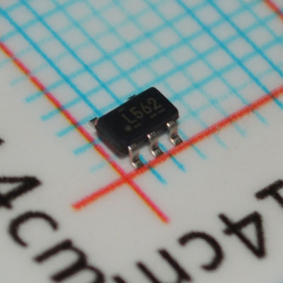 TPS560200DBVR 3.3V 0.6A सिंक्रोनस बक कनवर्टर जिसमें 95% दक्षता, 4.5-17V इनपुट, 1.2MHz आवृत्ति, इको-मोड, आंतरिक क्षतिपूर्ति, सॉफ्ट स्टार्ट और SOT-23 पैकेज में थर्मल सुरक्षा है