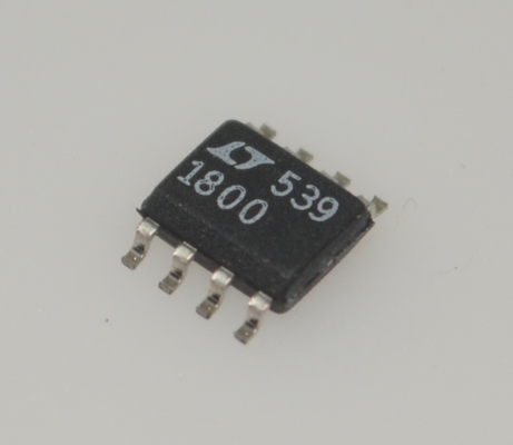 LT1800CS8 हाई-स्पीड 100MHz ऑप एम्प 400V/μs स्लीव रेट कम 3.5mV ऑफसेट रेल-टू-रेल आउटपुट 5V से ±5V सप्लाई 7nA IB स्पेस-सेविंग SOIC-8 फिल्टर/एडीसी ड्राइवरों के लिए