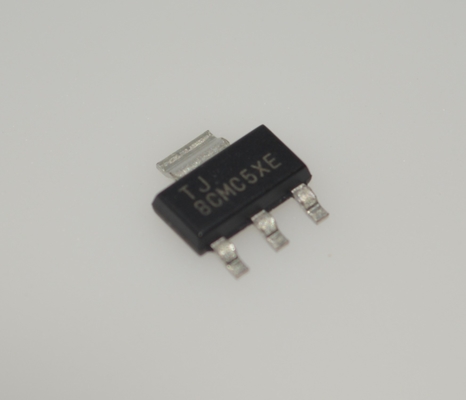 TLV1117LV33DCYR 800mA LDO 3.3V फिक्स्ड आउटपुट 1% सटीकता कम ड्रॉपआउट वोल्टेज ओवर करंट और थर्मल प्रोटेक्शन -40°C से 125°C के साथ स्थिर सिरेमिक कैपेसिटर SOT-223 पैकेज