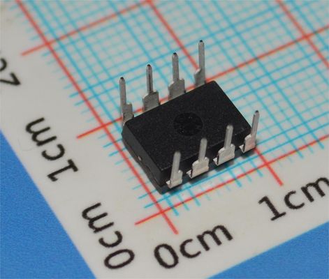 AD820AN 5MHz सटीक ऑप एम्प, ±18V आपूर्ति, 3mV ऑफसेट, 1µA बायस करंट, DIP-8, -40°C से +85°C