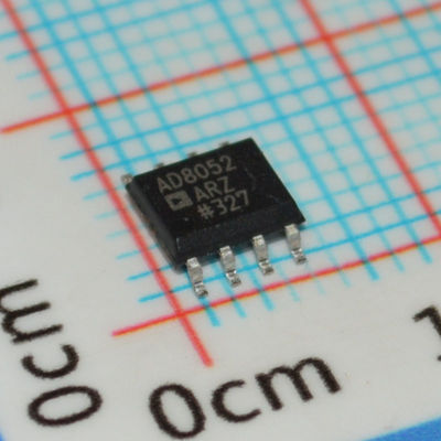AD8052AR: 300MHz डुअल ऑप एम्प, 140V/μs स्लीव रेट, 4.5nV/√Hz शोर, ±5V से ±15V आपूर्ति, SOIC-8, -40°C से +85°C