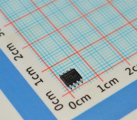 MAX3485EESA 3.3V RS-485/RS-422 ट्रांससीवर 10Mbps 1/8 यूनिट लोड (256 नोड्स) ±15kV ESD SOIC-8 -40°C से +85°C