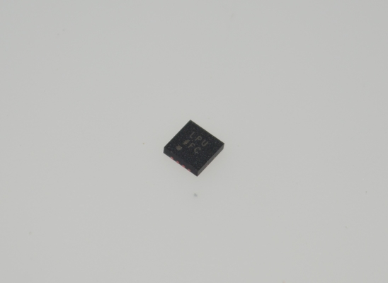 ADM7170ACPZ-3.3-R7 3.3V 2A एलडीओ नियामक 1.8-6.5V इनपुट 1μV आरएमएस शोर 75dB पीएसआरआर एलएफसीएसपी-8 -40°C से +125°C AEC-Q100