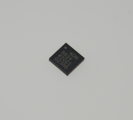 ADN8834ACPZ-R7 3A TEC नियंत्रक ±2.5°C स्थिरता 2.7-5.5V आपूर्ति I2C इंटरफ़ेस LFCSP-32 -40°C से +85°C