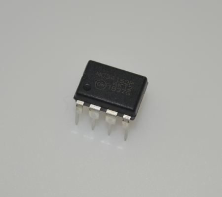 MC34152PG डुअल MOSFET ड्राइवर 1.5A पीक करंट 12V-18V सप्लाई 50ns राइज/फॉल DIP-8 -40°C से +85°C