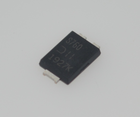PDS760-13 760W उच्च शक्ति घनत्व 12V/63A आउटपुट 93% पीक दक्षता सक्रिय पीएफसी कॉम्पैक्ट 1U आकार पूर्ण सुरक्षा (OVP/OCP/SCP) -40°C से +70°C ऑपरेशन औद्योगिक और दूरसंचार प्रणालियों के लिए आदर्श