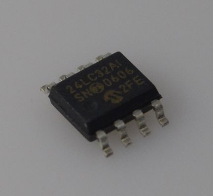 24LC32A-I/SN 32K I2C EEPROM 400kHz गति 1M राइट चक्र 2.5-5.5V रेंज 64-बाइट पेज औद्योगिक ग्रेड कम पावर RoHS अनुरूप कॉम्पैक्ट SOIC-8 पैकेज