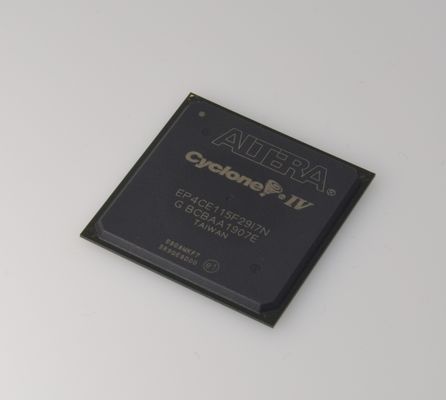 EP4CE115F29I7N चक्रवात IV FPGA 114K LEs 3.9Mbit रैम 266MHz गति 1.2V कोर वोल्टेज 622 I/O पिन PCIe समर्थन औद्योगिक तापमान (-40°C से 100°C) RoHS अनुरूप 780-पिन FBGA पैकेज