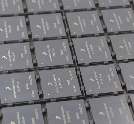 MCIMX6U5EVM10AC i.MX 6UltraLite ARM Cortex-A7 MPU 528MHz 128KB L2 कैश 10/100 ईथरनेट 2x USB 2.0 8x UART सुरक्षित बूट औद्योगिक तापमान (-40°C से +105°C) कम बिजली डिजाइन