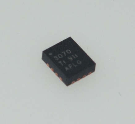 TPS63070RNMR बक-बूस्ट 96% दक्षता 2-16V इन 5A पीक एडजस्टेबल आउट 25µA IQ 2.5x3mm QFN फिक्स्ड 5V/3.3V पावर सेव मोड