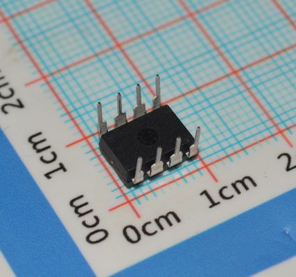 AD820AN ऑप-एम्प 5MHz BW 16V/μs स्लीव सिंगल/डबल सप्लाई लो 1.8mA करंट रेल-टू-रेल आउट -40°C~125°C 8-पिन डीआईपी/एसओआईसी इंडस्ट्रियल ग्रेड