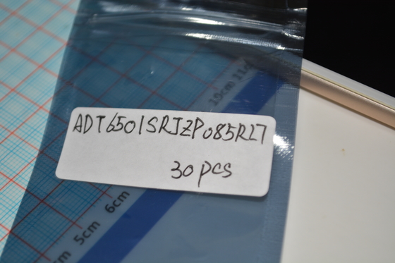 ADT6501SRJZP085RL7 सटीकता 85°C तापमान स्विच ±0.5°C सटीकता 2.7V-5.5V आपूर्ति 6μA अल्ट्रा-लो पावर ओपन-ड्रेन आउटपुट SOT-23 पैकेज IoT/पोर्टेबल उपकरणों के लिए