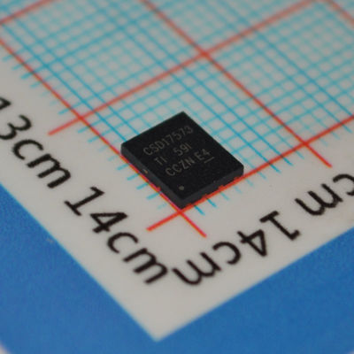 CSD17573Q5BT 40V N-चैनल NexFET™ MOSFET जिसमें 1.7mΩ RDS(on) 75A करंट 175°C रेटिंग कम Qg 5mm×6mm SON पैकेज AEC-Q101 योग्य और लीड-फ्री डिज़ाइन है
