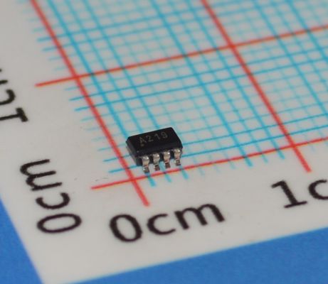 आईएनए219एआईडीसीएनआर उच्च परिशुद्धता वर्तमान/शक्ति मॉनिटर आई2सी इंटरफेस के साथ 0.1% सटीकता 26 वी रेंज, कम ऑफसेट द्विदिश संवेदक लघु एसओटी-23 पैकेज प्रोग्राम करने योग्य कैलिब्रेशन और अलर्ट