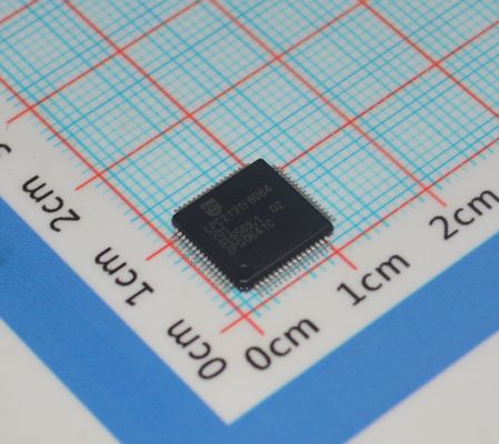 LPC2131FBD64/01, 15 ARM7 MCU 32-बिट RISC कोर 64KB फ़्लैश 16KB RAM 60MHz स्पीड USB 2.0 2x UART 64-LQFP -40°C से +85°C औद्योगिक ग्रेड