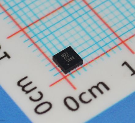 TPS61027DRCR 95% दक्षता के साथ 5V 1.2A बूस्ट कन्वर्टर 2.7-12V इनपुट 1.2MHz आवृत्ति पावर सेविंग मोड आंतरिक स्विच सॉफ्ट स्टार्ट और थर्मल शटडाउन 10-पिन VSON पैकेज में