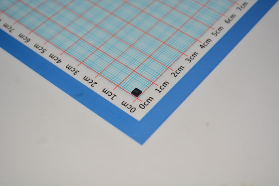 TPS61027DRCR 95% दक्षता के साथ 5V 1.2A बूस्ट कन्वर्टर 2.7-12V इनपुट 1.2MHz आवृत्ति पावर सेविंग मोड आंतरिक स्विच सॉफ्ट स्टार्ट और थर्मल शटडाउन 10-पिन VSON पैकेज में