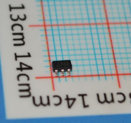 TPS560200DBVR 3.3V 0.6A सिंक्रोनस बक कनवर्टर जिसमें 95% दक्षता, 4.5-17V इनपुट, 1.2MHz आवृत्ति, इको-मोड, आंतरिक क्षतिपूर्ति, सॉफ्ट स्टार्ट और SOT-23 पैकेज में थर्मल सुरक्षा है