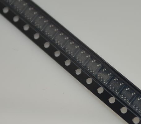 SPX3819M5-L-3-3/TR 3.3V 500mA अल्ट्रा-लो शोर (30μVRMS) एलडीओ सक्षम 1% सटीकता कम ड्रॉपआउट वोल्टेज वर्तमान और थर्मल सुरक्षा और 2.7V-16V व्यापक इनपुट रेंज के साथ