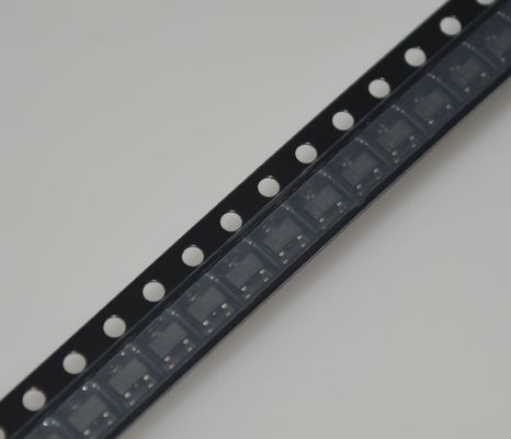 LMH1981MTX/NOPB वीडियो सिंक जनरेटर 3.3V ऑपरेशन ±20ps Jitter Genlock and Free Run HD/SD ऑटो डिटेक्शन 10-बिट DAC इंडस्ट्रियल टेम्प -40°C से 85°C 14-TSSOP पैकेज