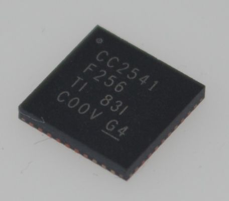 CC2541F256RHAR ब्लूटूथ 4.0 कम ऊर्जा SoC 256KB फ्लैश 8KB रैम शक्तिशाली 8051 MCU एकीकृत आरएफ ट्रांससीवर अल्ट्रा-लो पावर फुल ब्लूटूथ स्टैक उन्नत सेंसर इंटरफ़ेस आईओटी/वेरेबल के लिए आदर्श