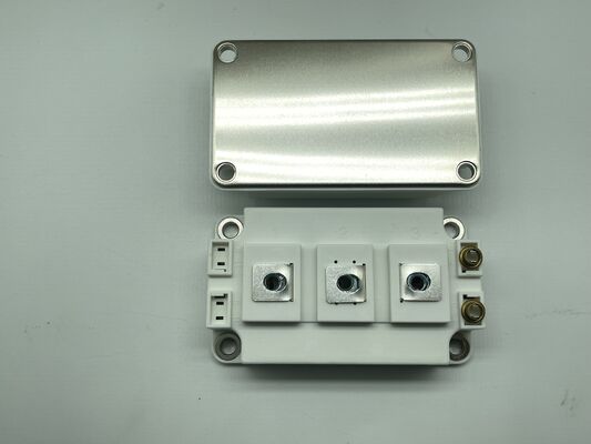 SKM400GB12E4 1200V 400A आईजीबीटी मॉड्यूल कम वीसी (sat) उच्च शॉर्ट सर्किट कठोरता कम स्विचिंग हानि उच्च अलगाव मोटर ड्राइव और औद्योगिक यूपीएस के लिए औद्योगिक ग्रेड