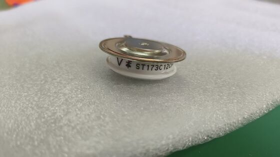 VS-ST303C12CFK0 1200V 300A IGBT मॉड्यूल कम Vce(sat) कम नुकसान उच्च मजबूती एकीकृत NTC औद्योगिक ड्राइव और यूपीएस इन्वर्टर के लिए फास्ट स्विचिंग