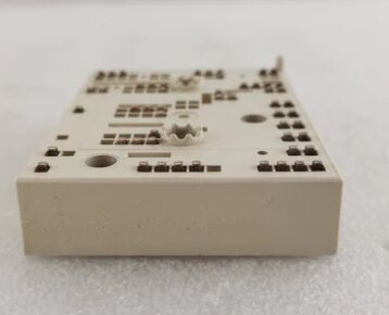 35ACC12F4V1 12V 3.5A ऑटोमोटिव PNP ट्रांजिस्टर लो VCE(sat) 250mV हाई करंट गेन SOT-223 पैकेज AEC-Q101 क्वालिफाइड वाहनों में लोड स्विचिंग और मोटर नियंत्रण के लिए