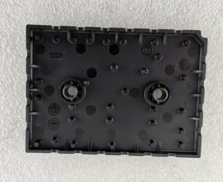 35ACC12F4V1 12V 3.5A ऑटोमोटिव PNP ट्रांजिस्टर लो VCE(sat) 250mV हाई करंट गेन SOT-223 पैकेज AEC-Q101 क्वालिफाइड वाहनों में लोड स्विचिंग और मोटर नियंत्रण के लिए