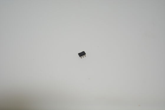 TLV6001IDBVR 1.8V से 5.5V रेल-टू-रेल ऑप एम्प लो पावर 10µA 1kHz GBW माइक्रो SOT-23 पैकेज बैटरी-पावर्ड सेंसर और पोर्टेबल डिवाइस के लिए