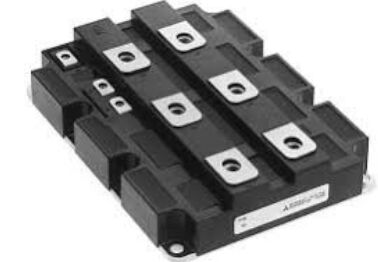 CM900HC-90H 900V 900A उच्च करंट IGBT मॉड्यूल कम VCE(sat) 2.7V उच्च शॉर्ट सर्किट कठोरता कम स्विचिंग हानि उच्च अलगाव भारी औद्योगिक ड्राइव और मेगा यूपीएस के लिए