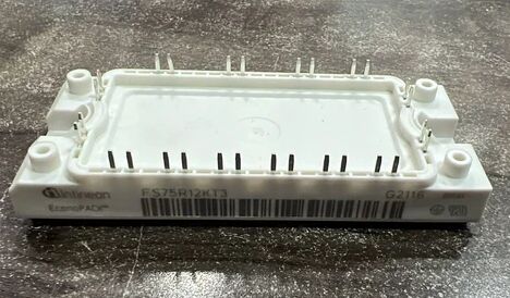 FS75R12KT3 1200V 75A IGBT मॉड्यूल ट्रेंचस्टॉप IGBT3 फास्ट एमकॉन डायोड सिक्सपैक कॉन्फ़िगरेशन इंटीग्रेटेड एनटीसी लो इंडक्टेंस हाई पावर डेंसिटी एकोनोपैक™2 ड्राइव्स के लिए