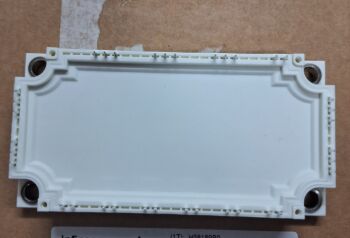 FS150R12KT4 1200V 150A छह IGBT मॉड्यूल कम VCE (sat) उच्च दक्षता 10μs शॉर्ट-सर्किट कठोरता एकीकृत एनटीसी कॉम्पैक्ट EconoPACK+ डिजाइन कम स्विचिंग नुकसान ड्राइव और यूपीएस के लिए आदर्श