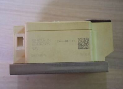 एसकेकेई600/16 1600V 600A सिंगल डायोड मॉड्यूल अल्ट्रा-लो वीएफ 1.5V हाई सर्ज करंट 22kA सेमीपैक4 आइसोलेटेड बेस उत्कृष्ट हीट ट्रांसफर उच्च विश्वसनीयता रेक्टिफायर और वेल्डिंग के लिए यूएल प्रमाणित