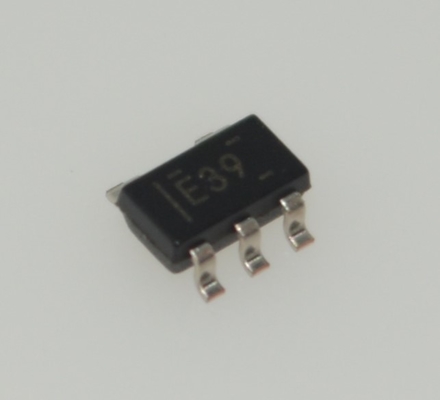 INA139NA/3K हाई-साइड करंट शंट मॉनिटर में उच्च सटीकता, विस्तृत 2.7-36V आपूर्ति, कम 90µV ऑफसेट, +85°C रेटिंग, फिक्स्ड 3k गेन, SC70 पैकेज, द्विदिशीय संचालन और उत्कृष्ट DC प्रदर्शन शामिल हैं